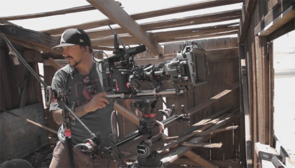 Travis sets up a beefy RED Epic rig on our Atlas 10 Camera Slider Travis sets up a beefy RED Epic rig on our Atlas 10 Camera Slider